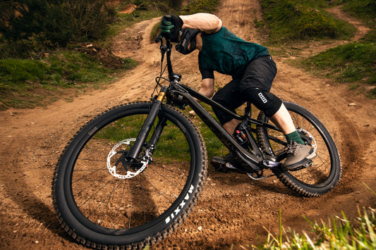 GRAVITY FOOTWEAR